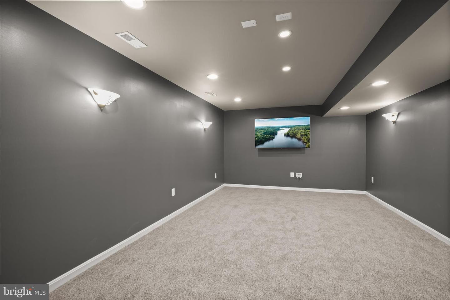 20295 Sommerset Court photo 49