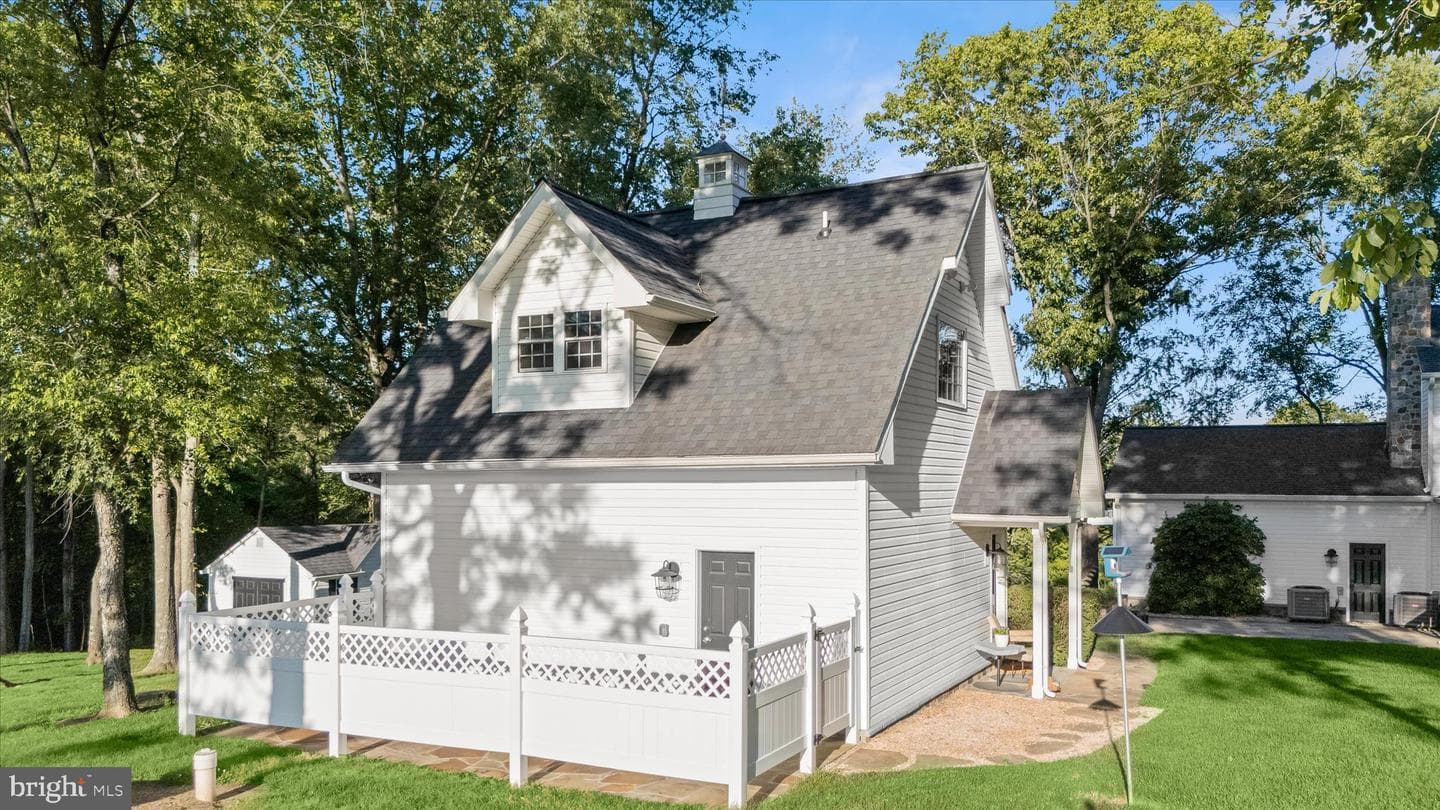 20295 Sommerset Court photo 82
