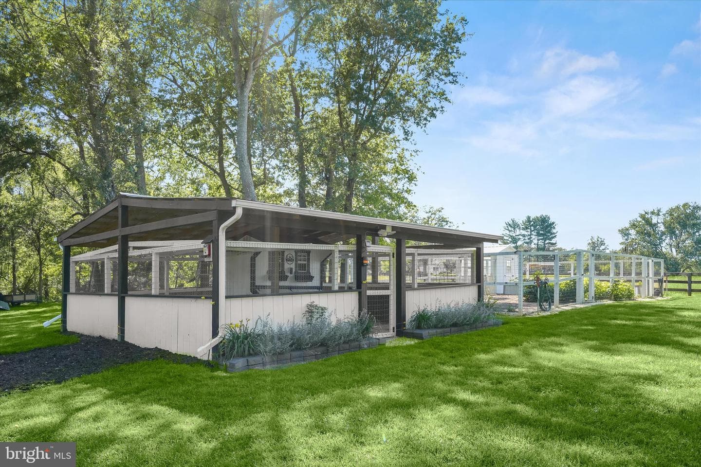 20295 Sommerset Court photo 92