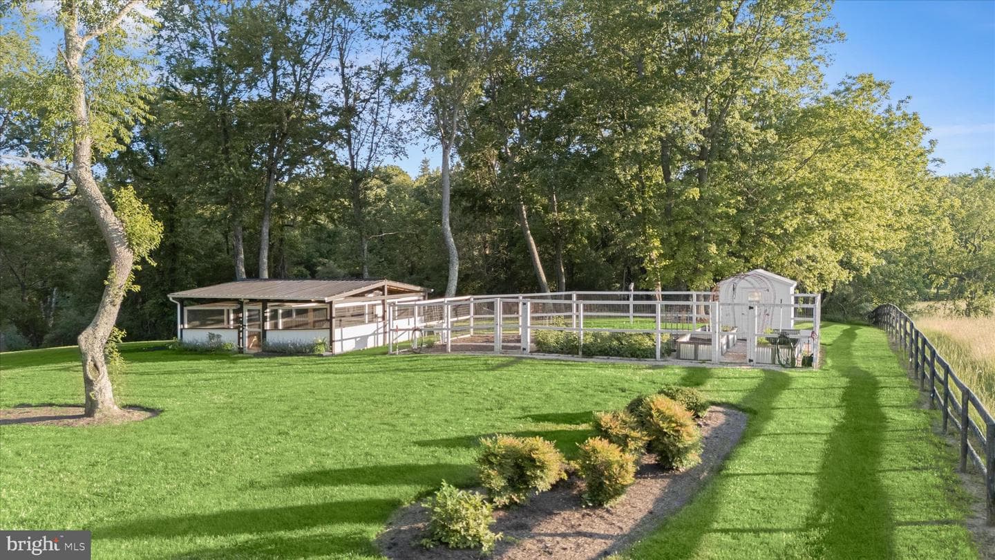 20295 Sommerset Court photo 93
