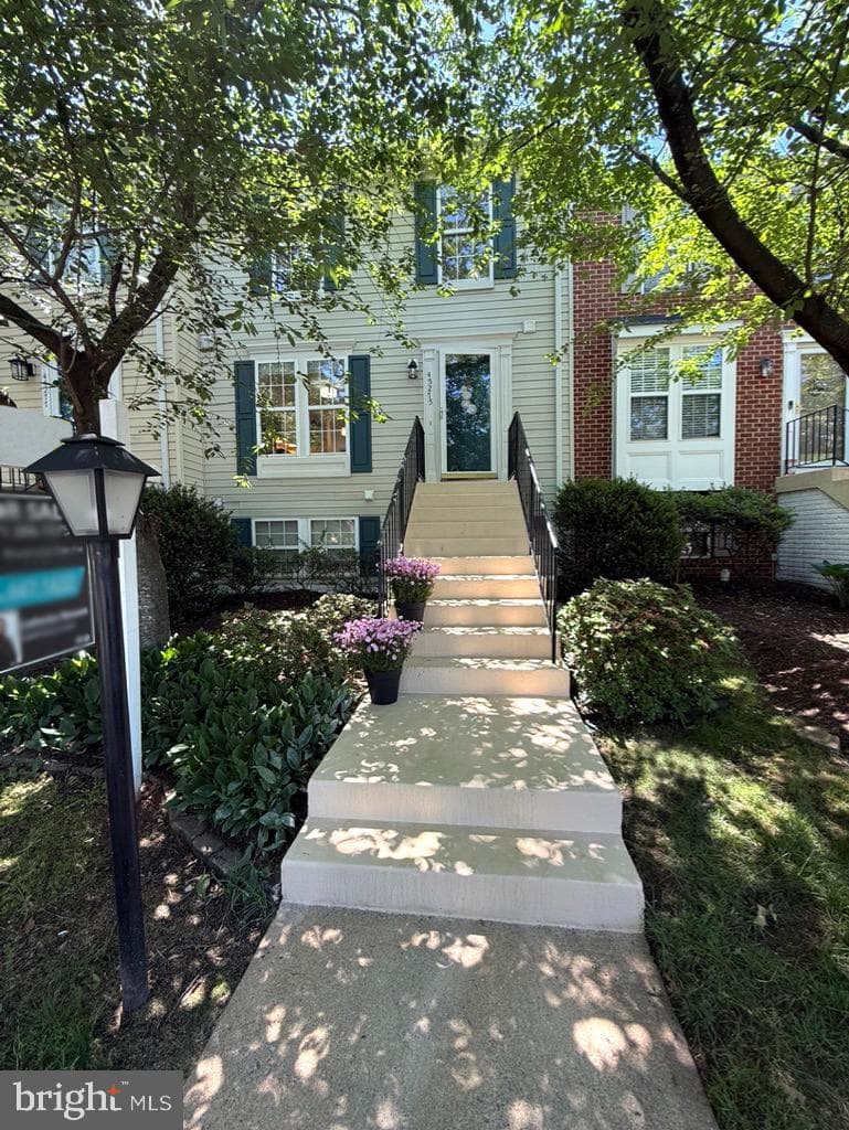 45275 Gable Square