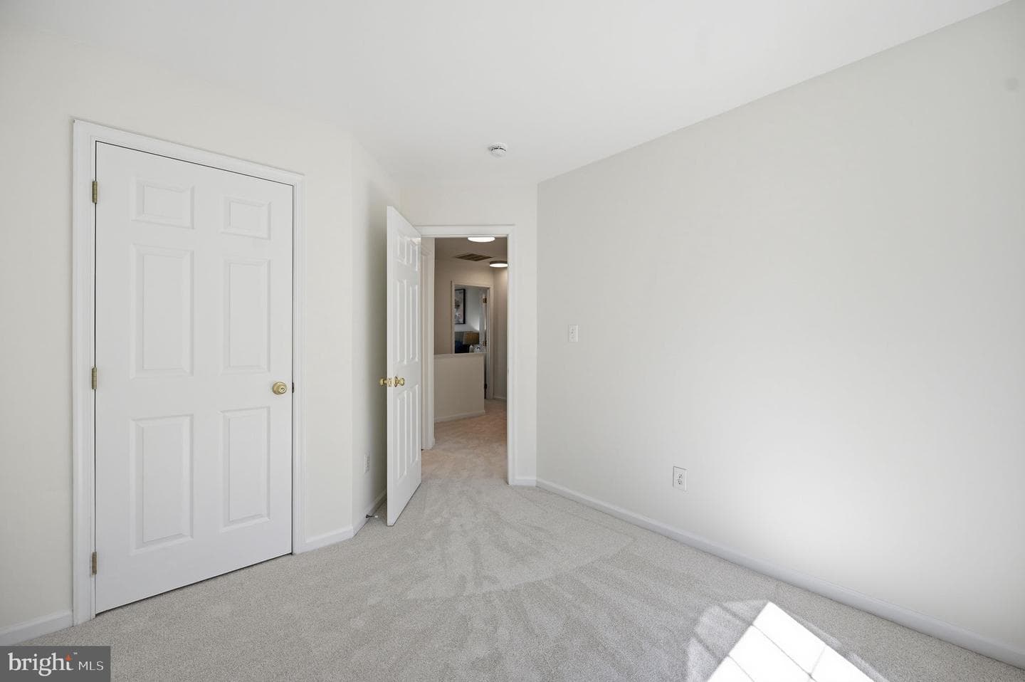 22330 Great Trail Terrace photo 32