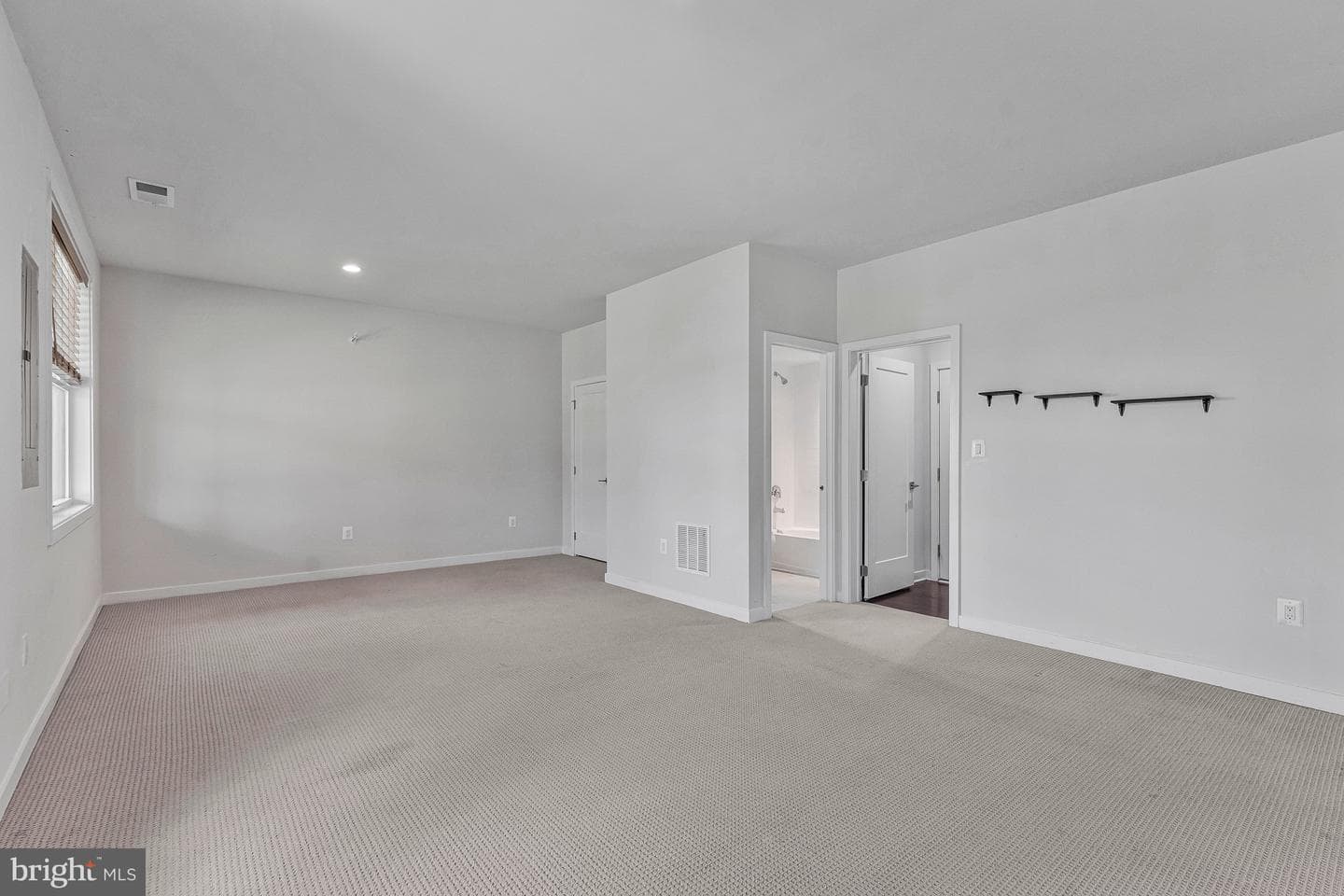 23543 Buckland Farm Terrace photo 37