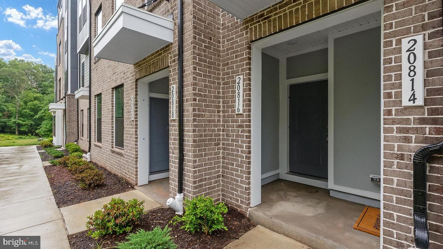 20816 Cloongee Terrace, Dulles