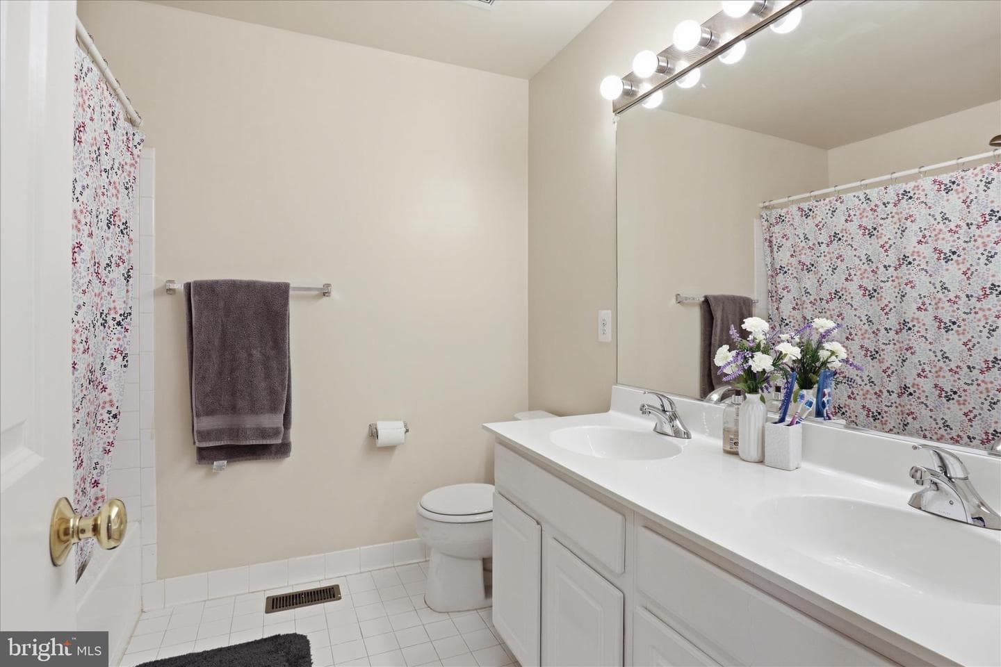 20385 Bowfonds Street photo 28