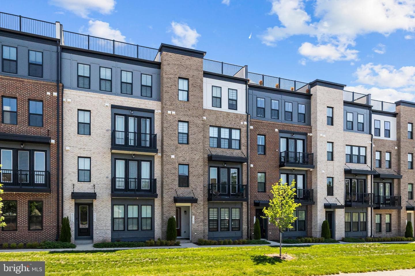 43350 Farringdon Square, Broadlands