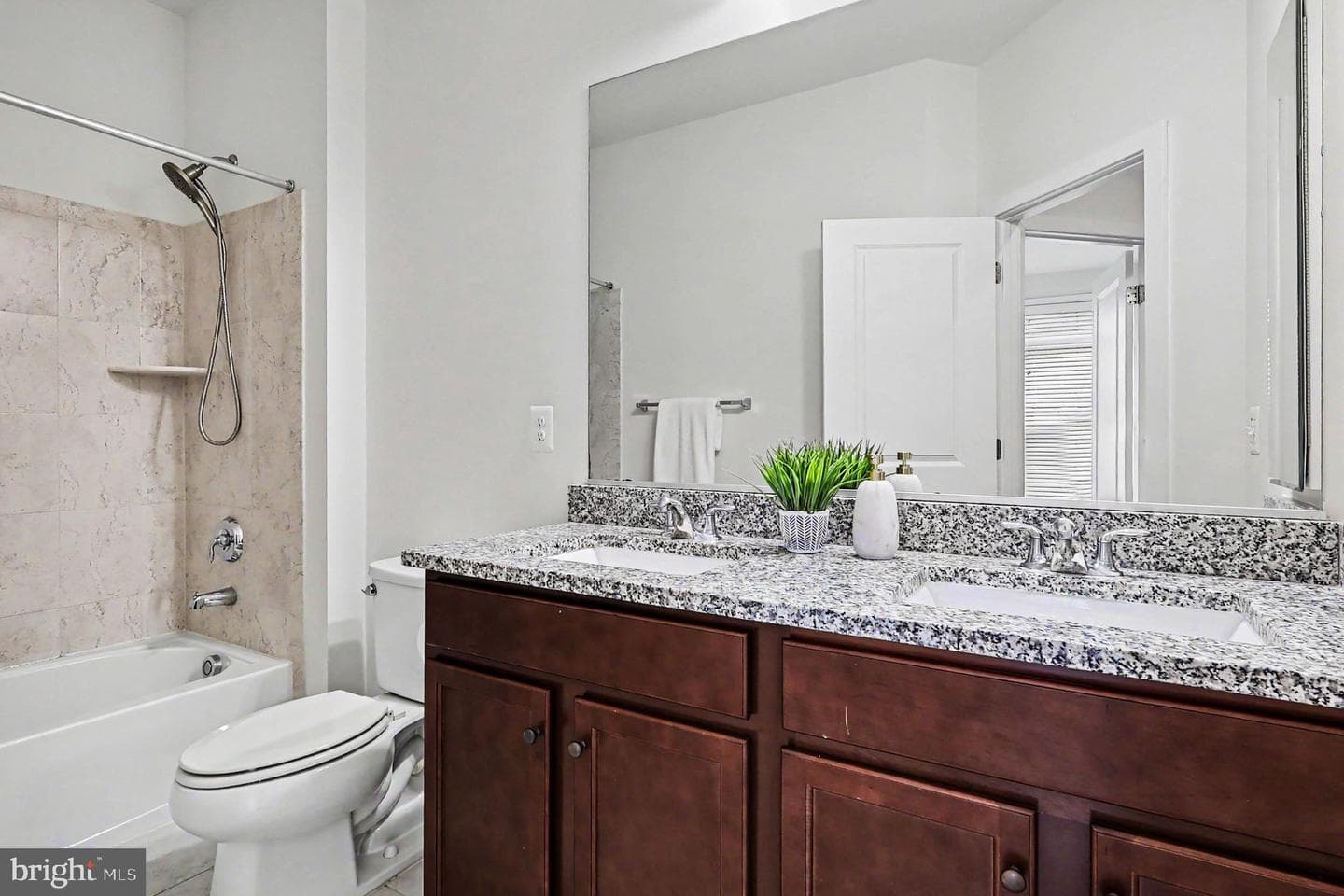 42361 Vancouver Terrace photo 15