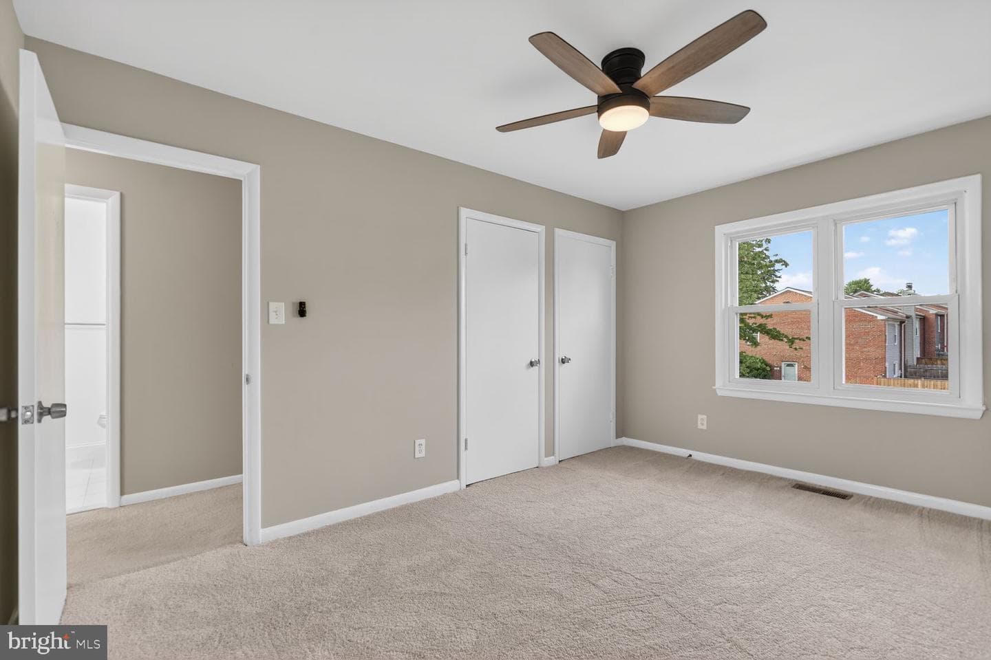 564 Crestwood Street SW photo 8