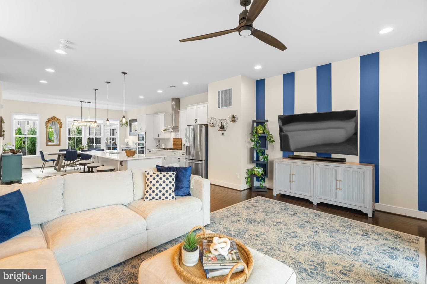 23072 Sullivans Cove Square photo 13