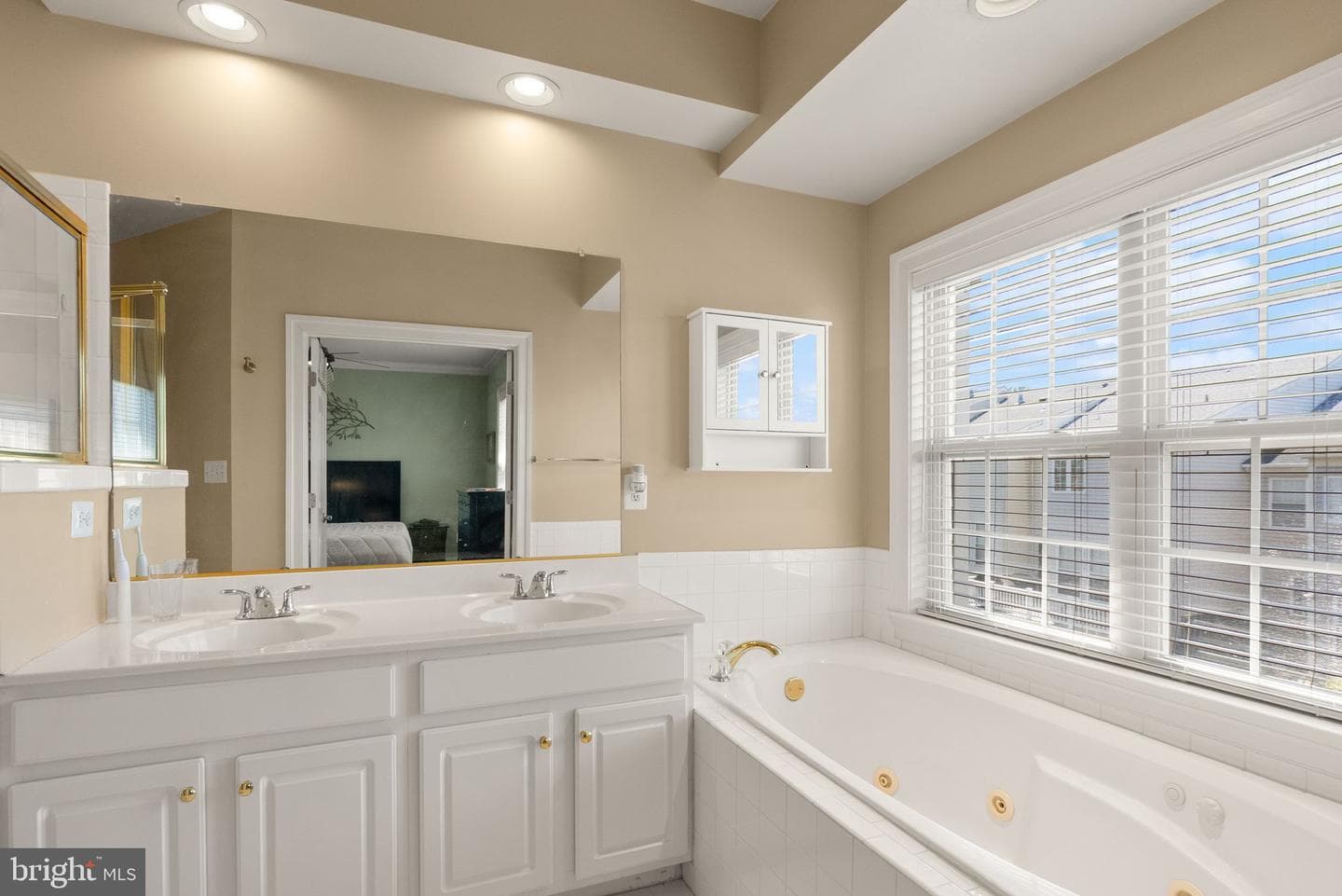 610 Battery Terrace NE photo 27