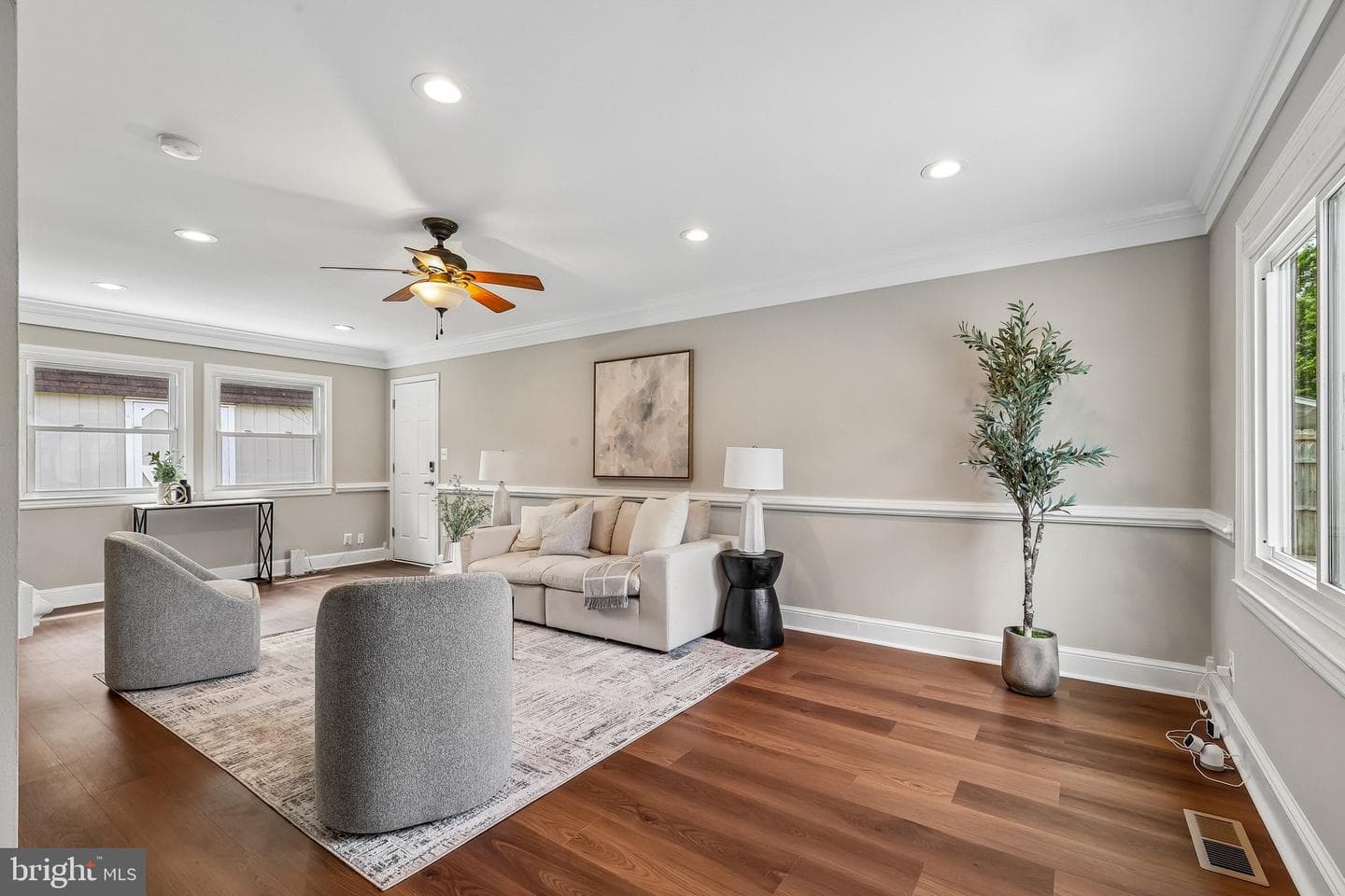 108 N Cypress Road N photo 3