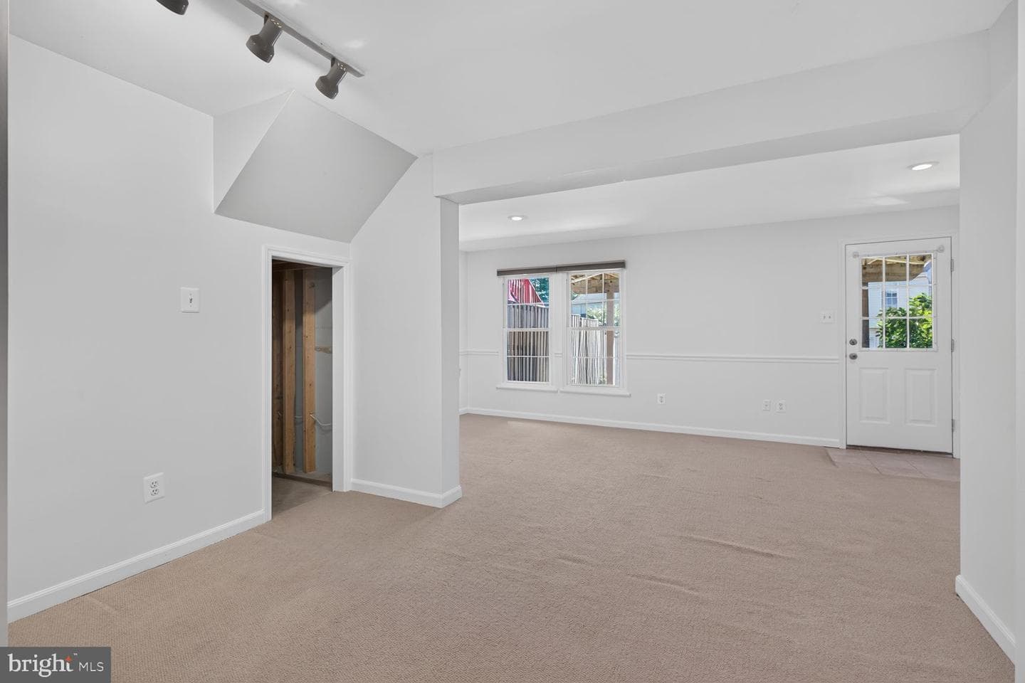 21026 Strawrick Terrace photo 27