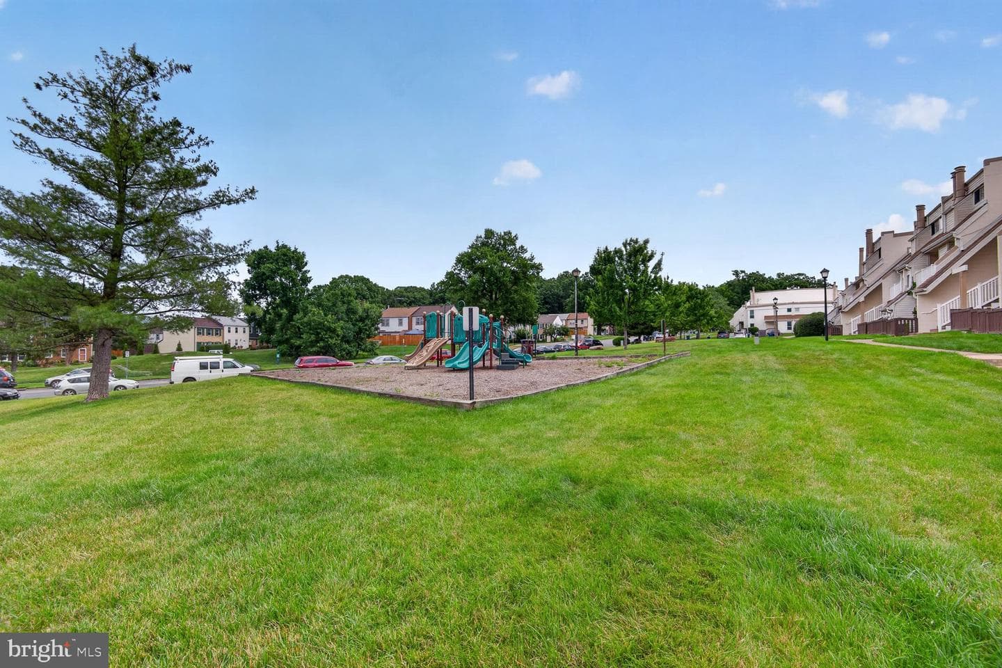1006 Warwick Ct # B photo 16