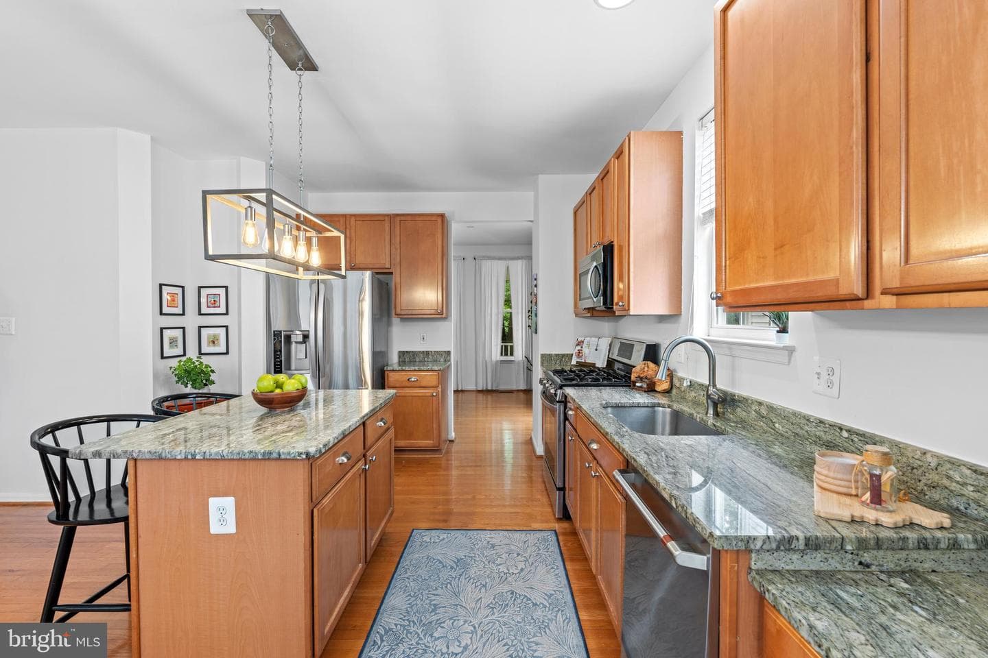 20309 Vermeer Street photo 7