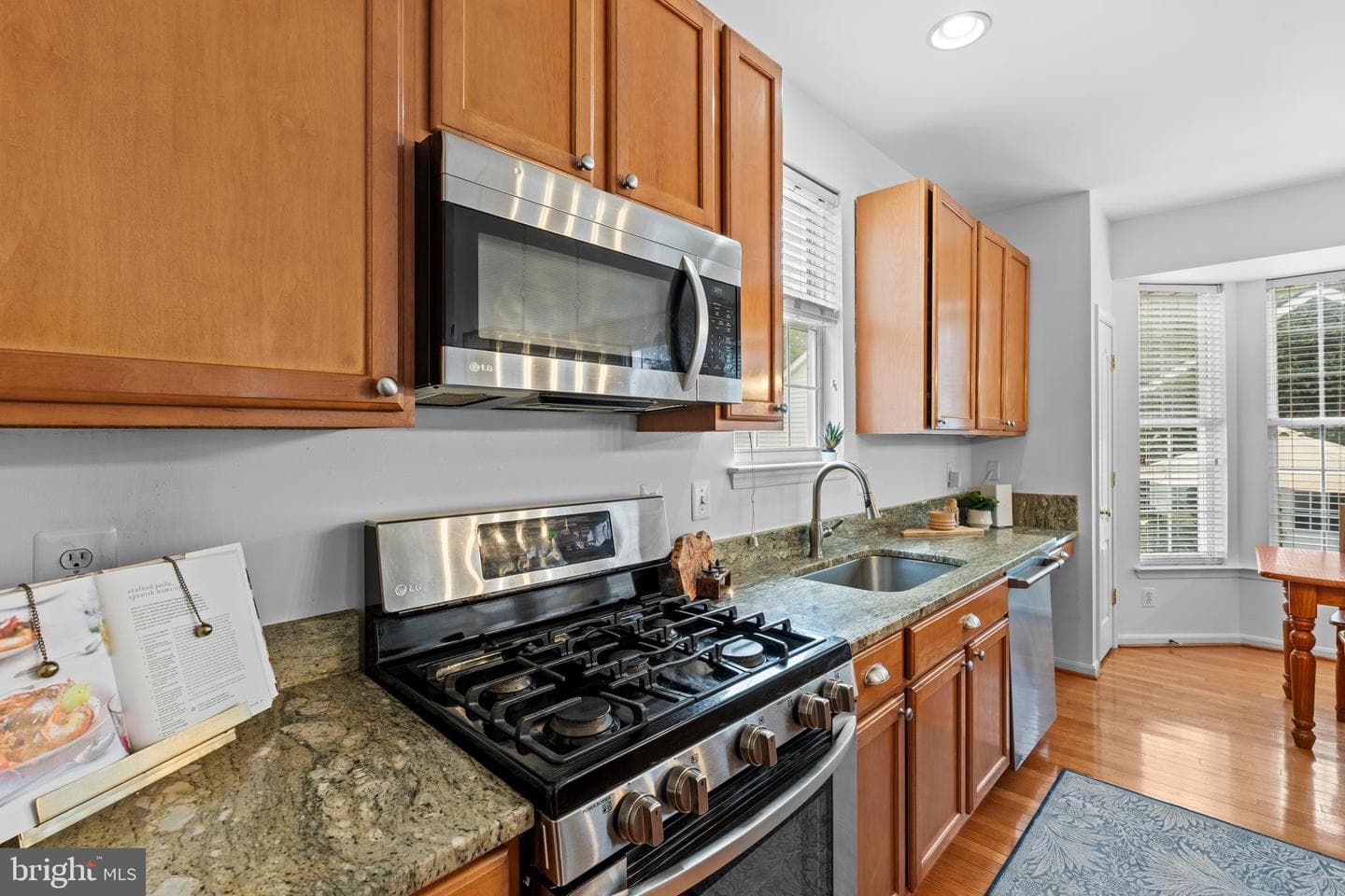 20309 Vermeer Street photo 8