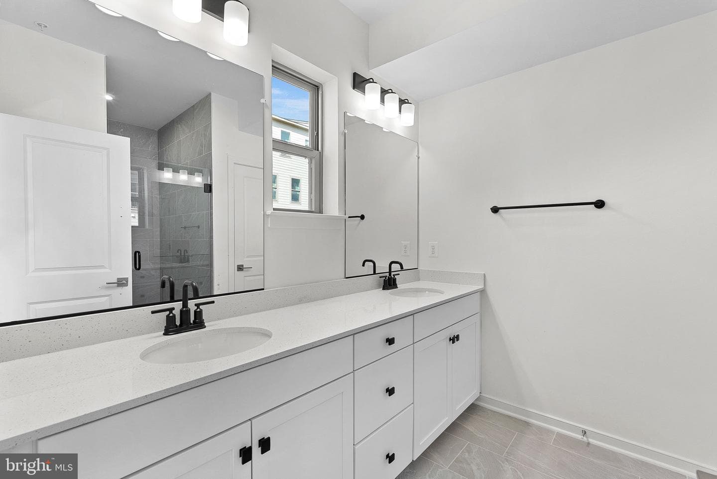 43841 Venetian Square photo 11