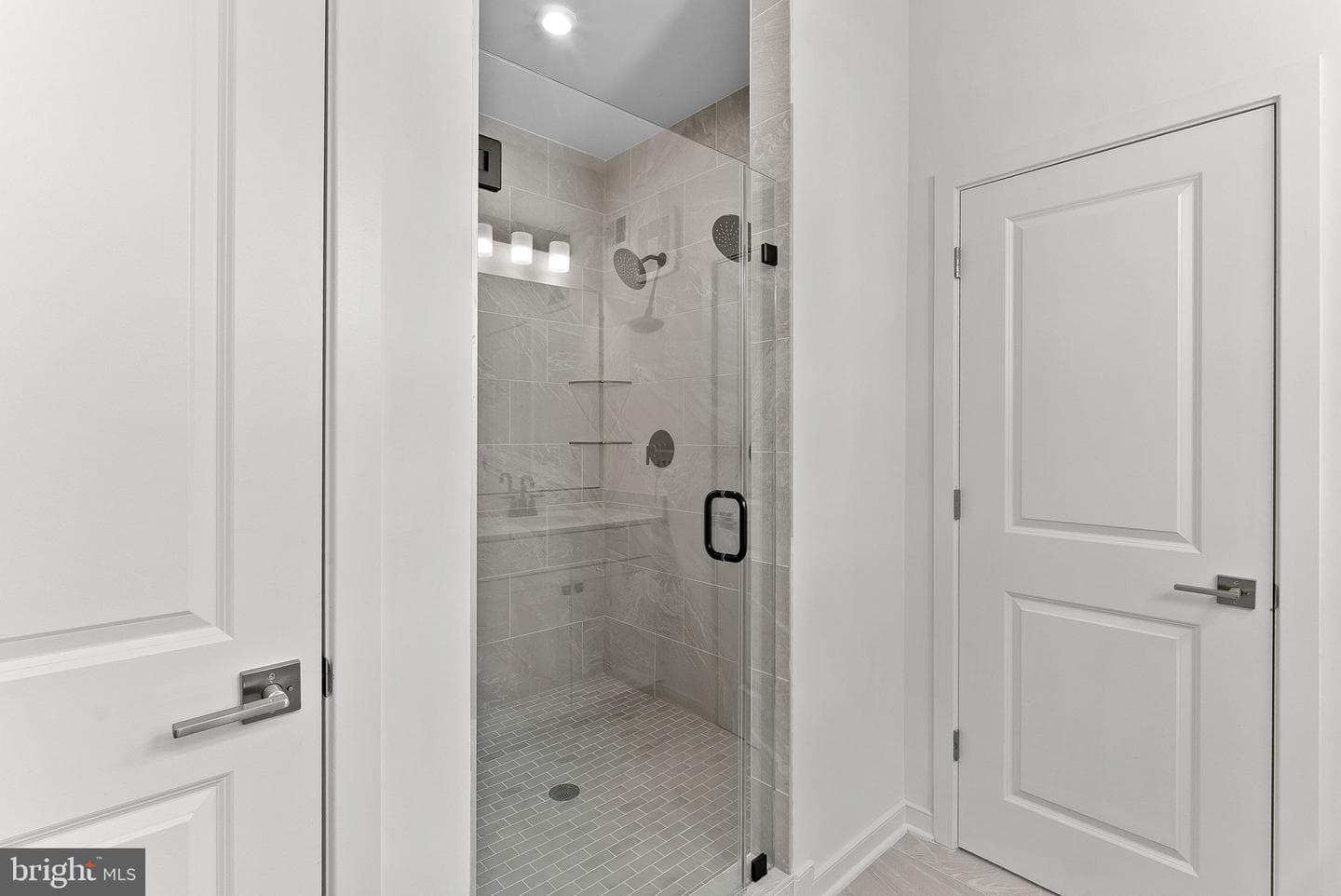 43841 Venetian Square photo 13