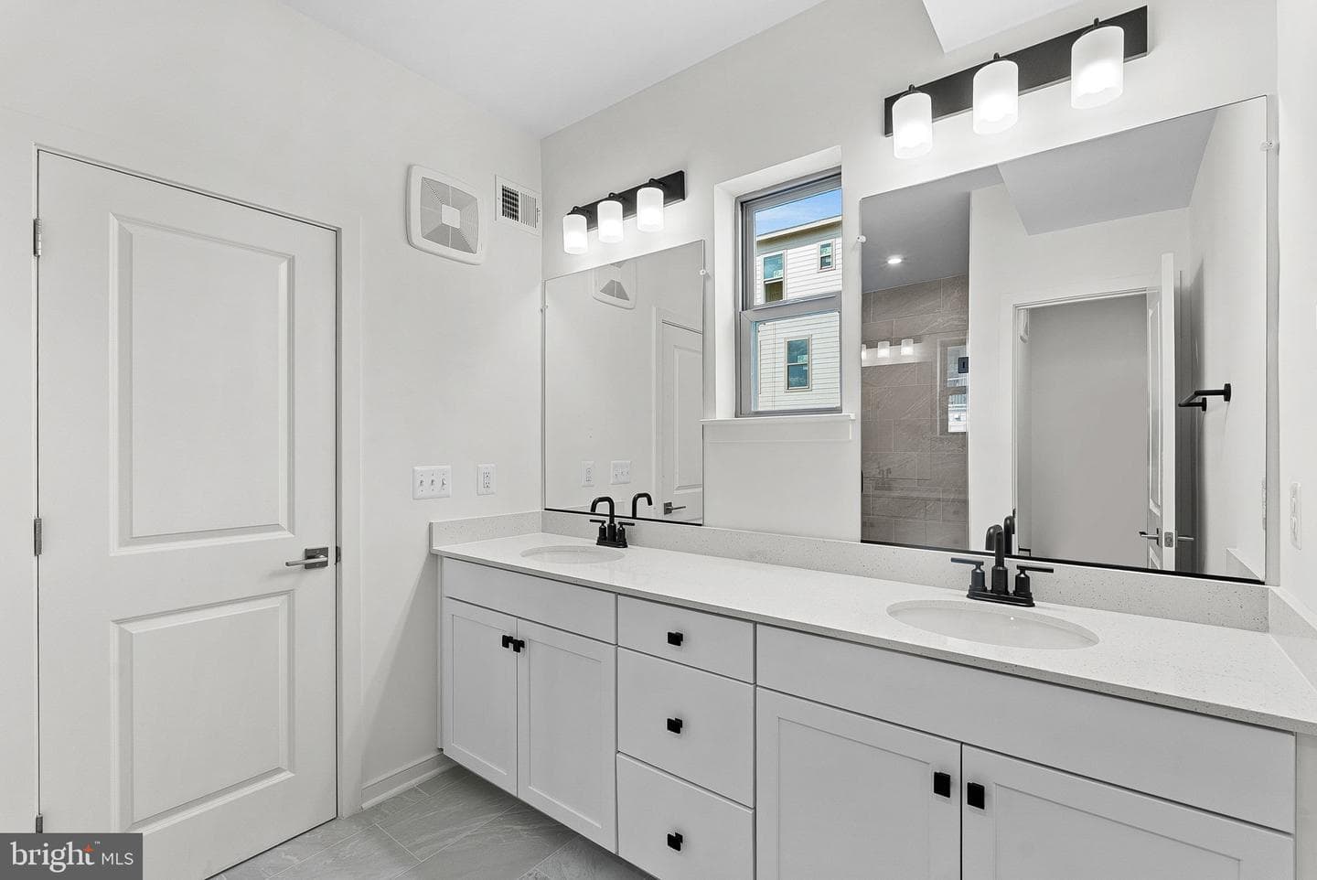 43841 Venetian Square photo 14