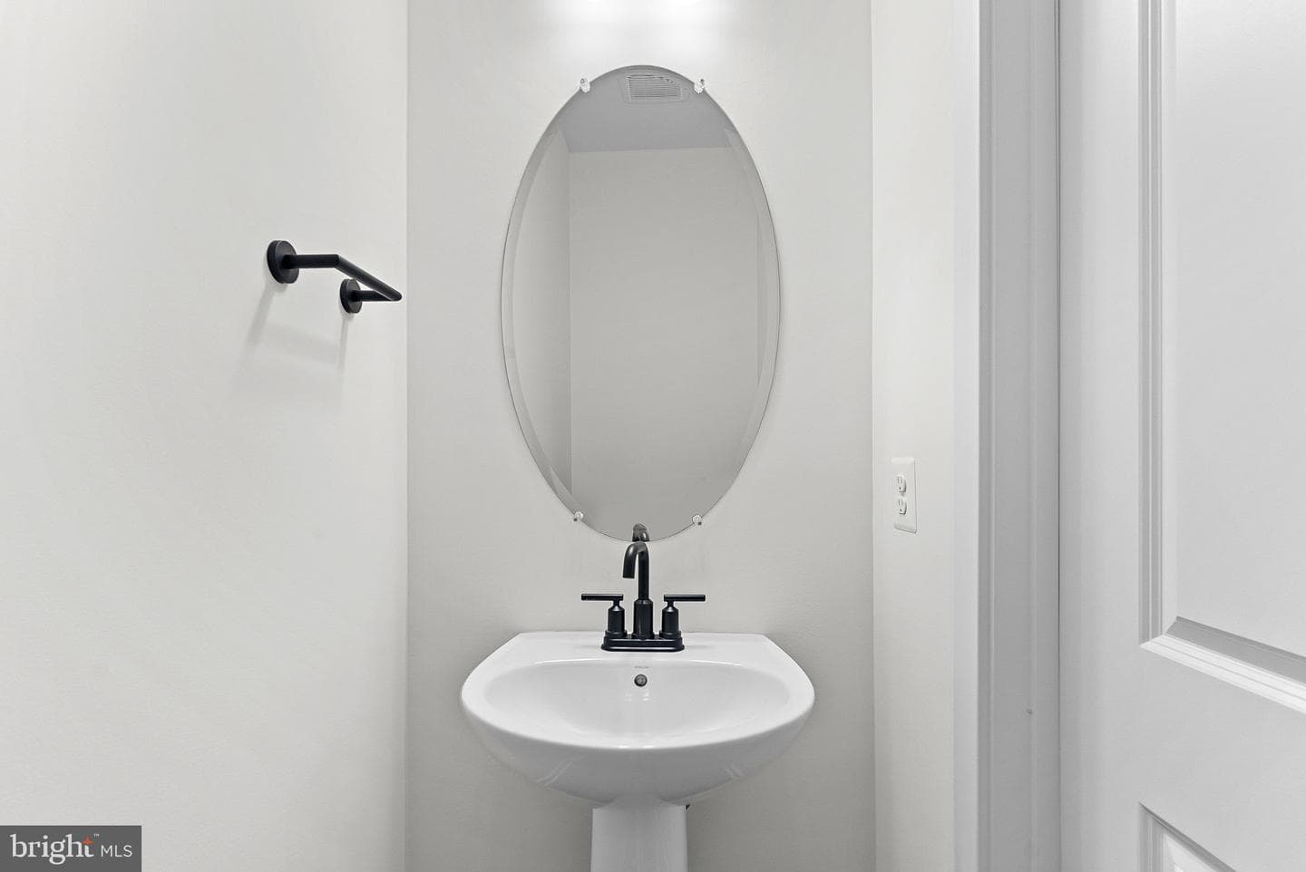43841 Venetian Square photo 7