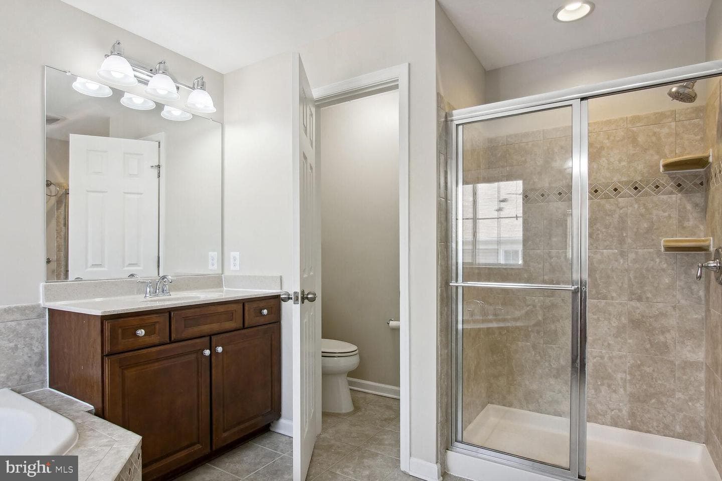 24650 Caribou Square photo 16