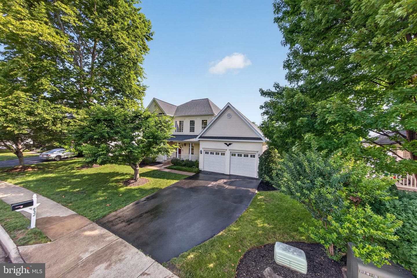 852 Macalister Drive SE