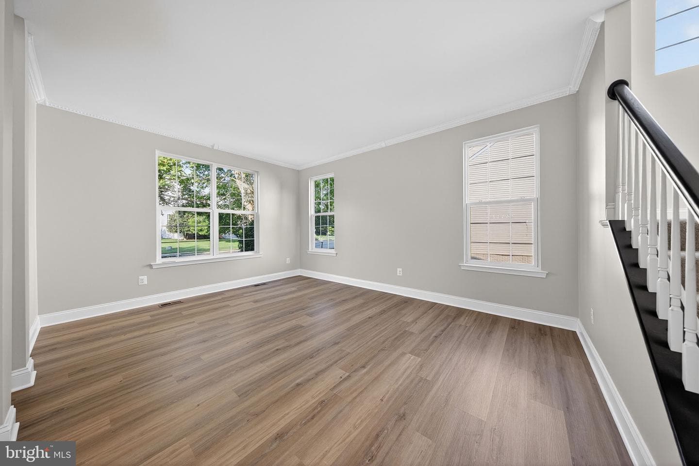 852 Macalister Drive SE photo 32