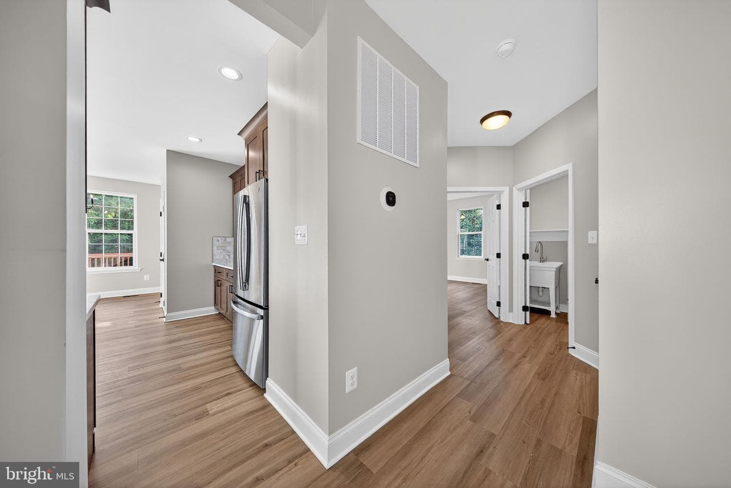 852 Macalister Drive SE photo 41