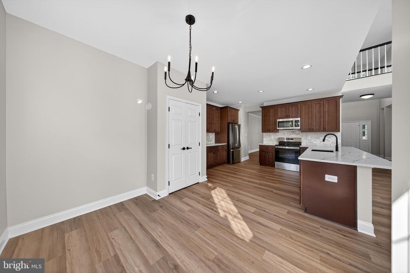 852 Macalister Drive SE photo 42