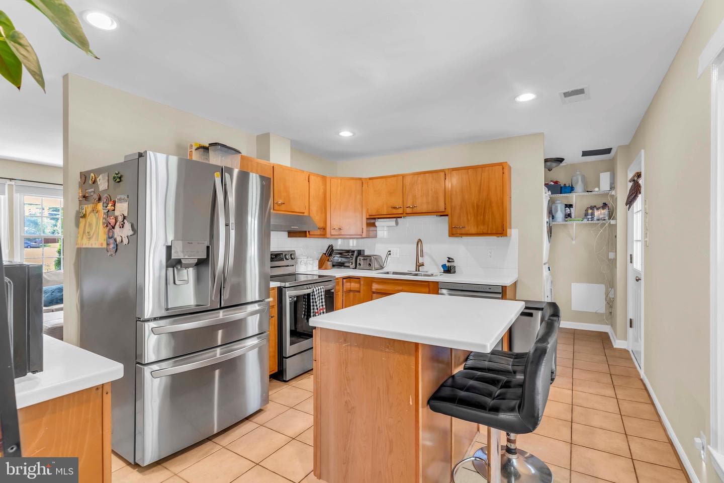 101 W Beech Road photo 10