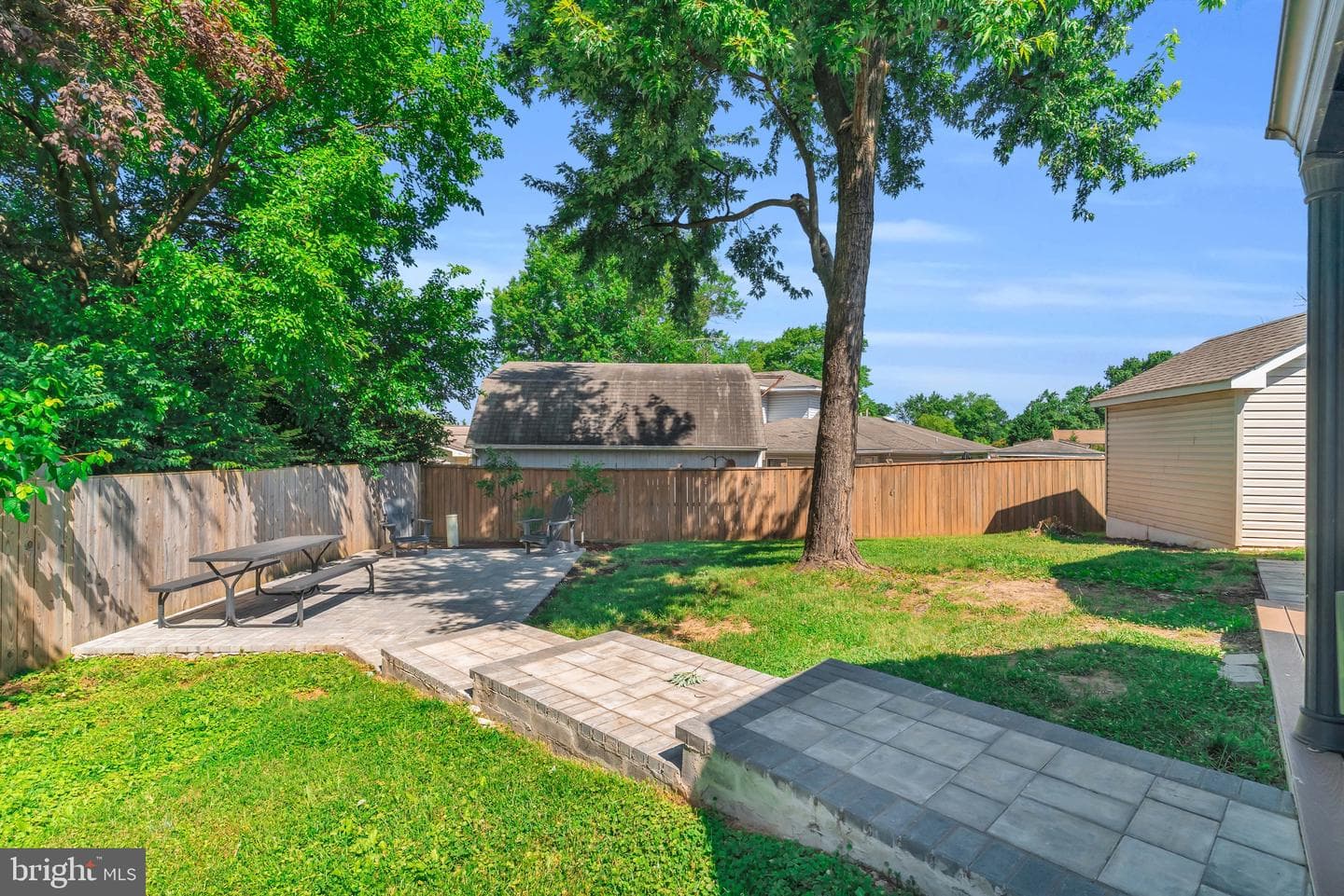 101 W Beech Road photo 35