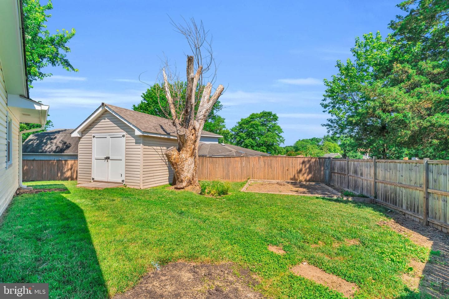 101 W Beech Road photo 36