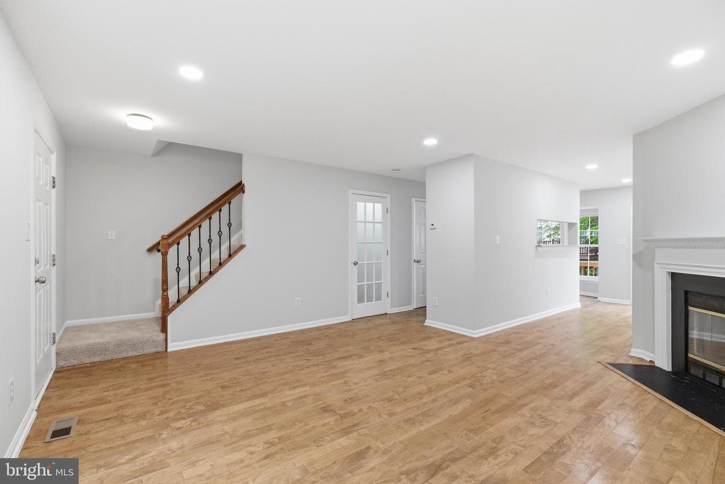 22009 Guilford Station Terrace photo 11