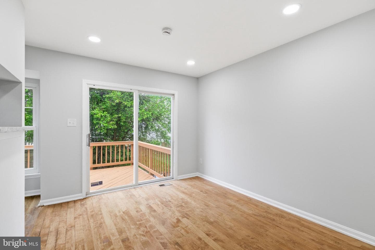 22009 Guilford Station Terrace photo 13