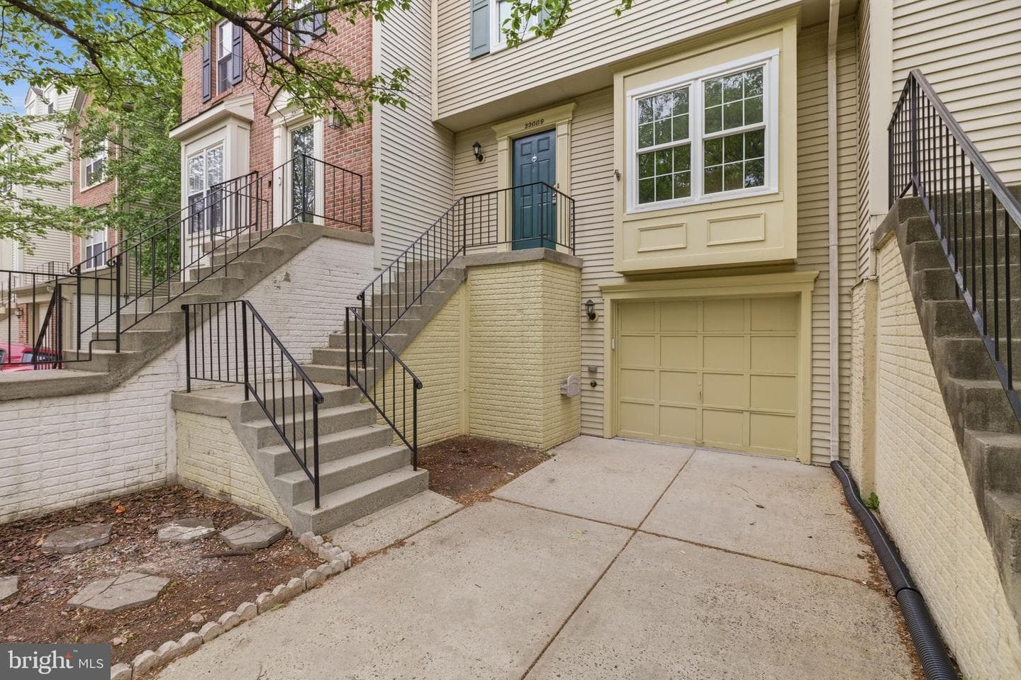 22009 Guilford Station Terrace photo 9