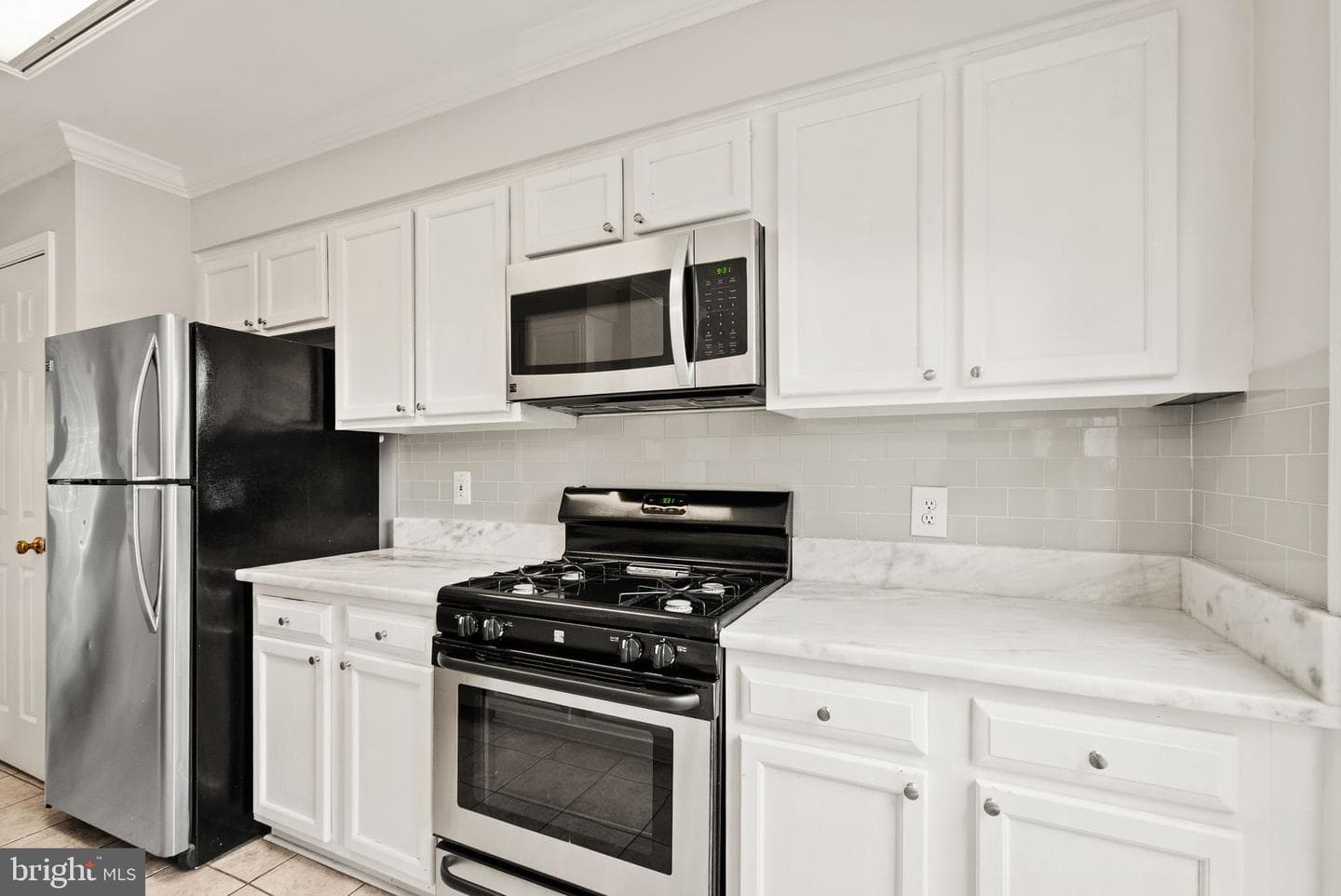 303 Barnfield Square NE photo 15