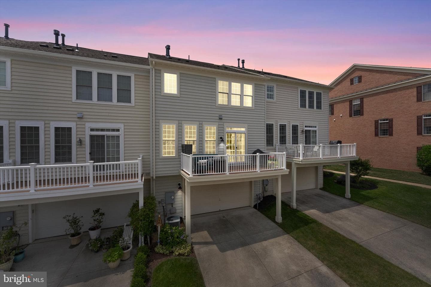 41060 Dorati Square photo 40