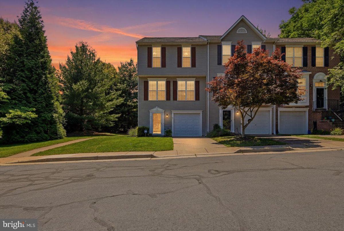 401 Nikki Ter SE, Leesburg