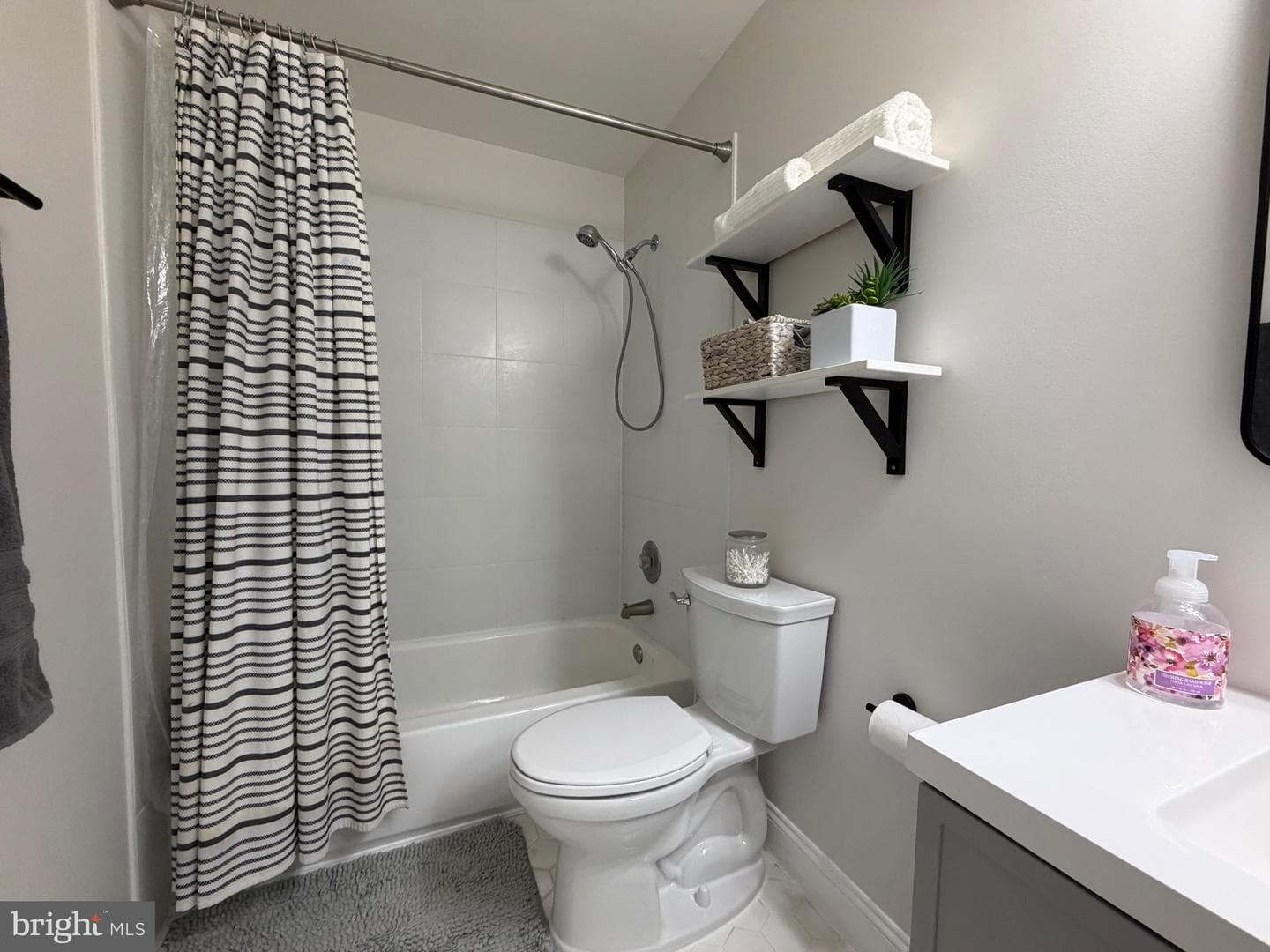 27 Lyndhurst Court photo 18
