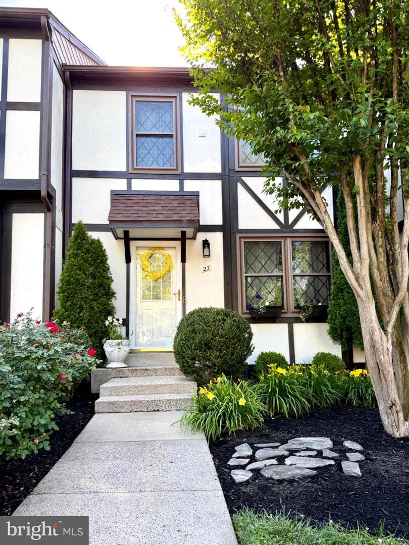 27 Lyndhurst Court photo 2