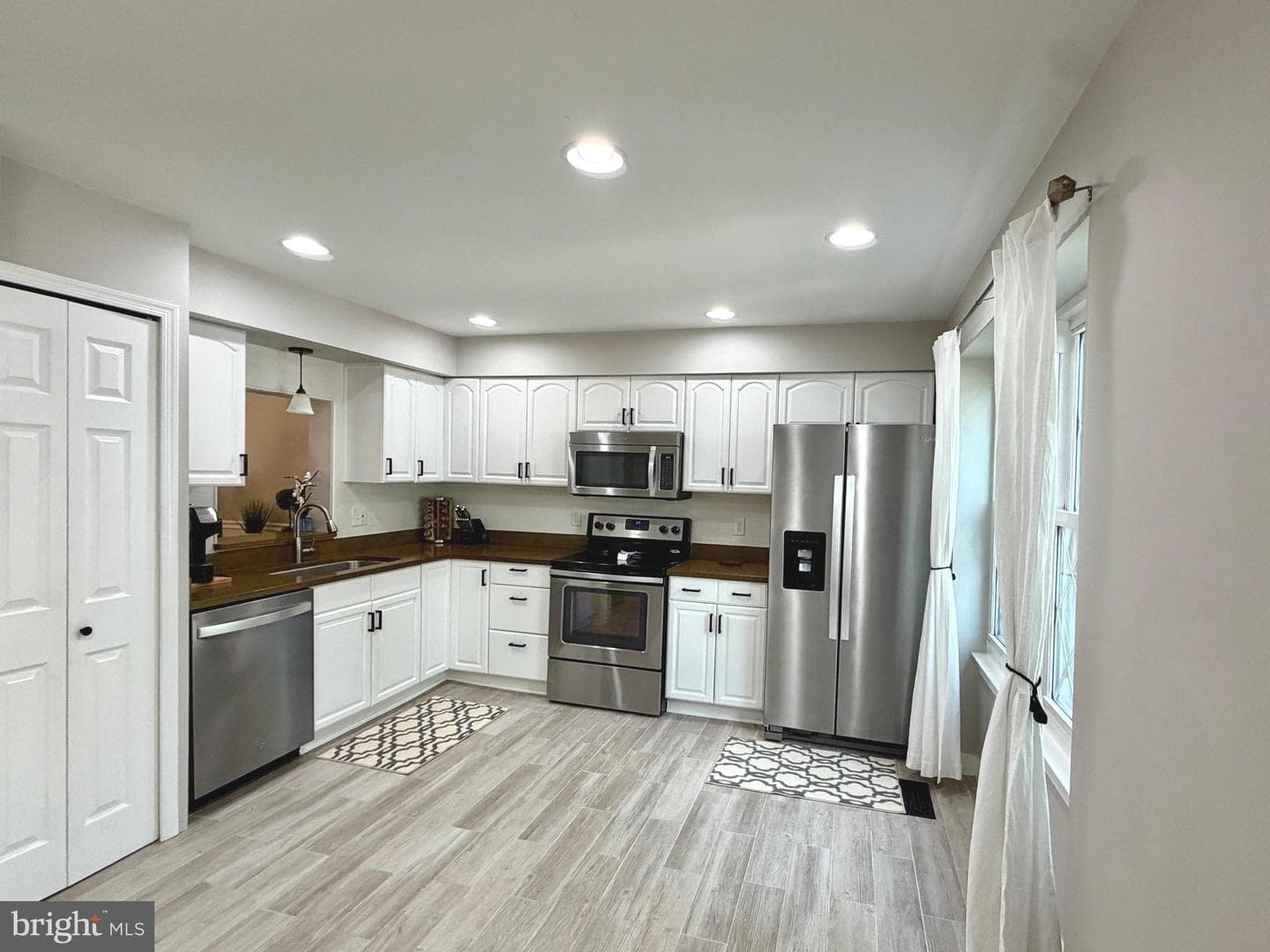 27 Lyndhurst Court photo 5
