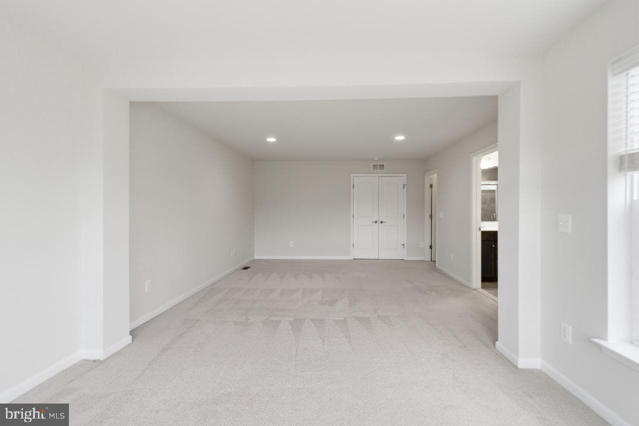 25288 Arrowroot Terrace photo 33