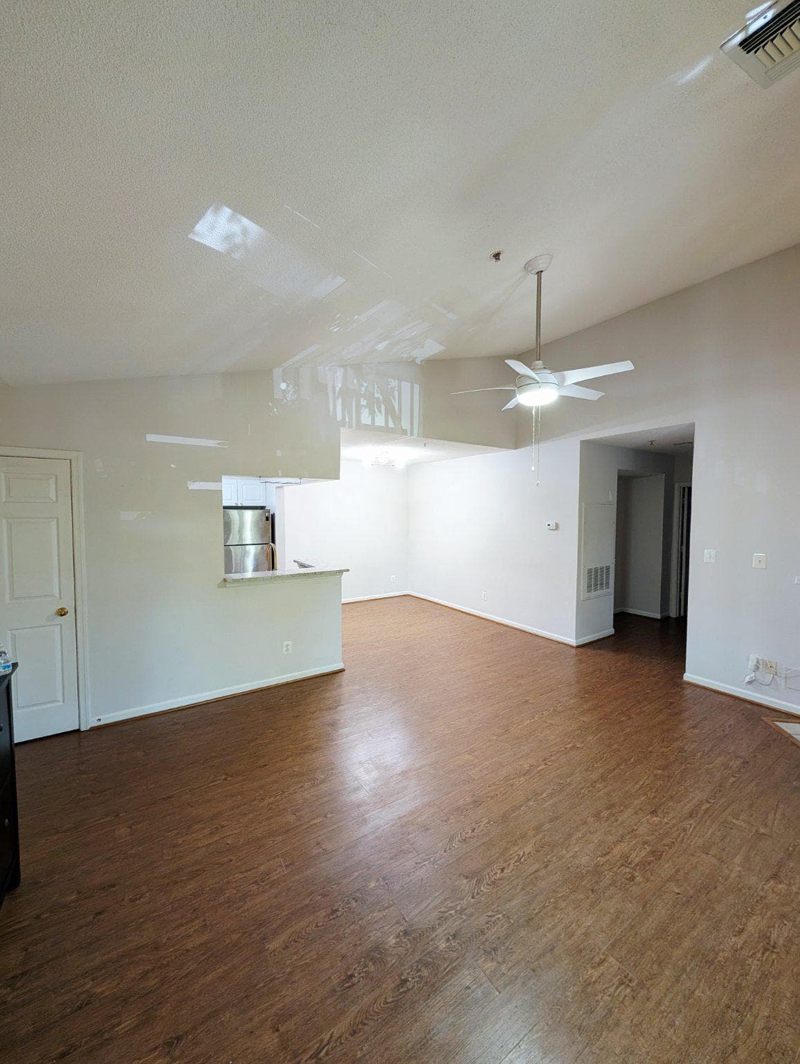 20322 Beechwood Terrace #301 photo 4