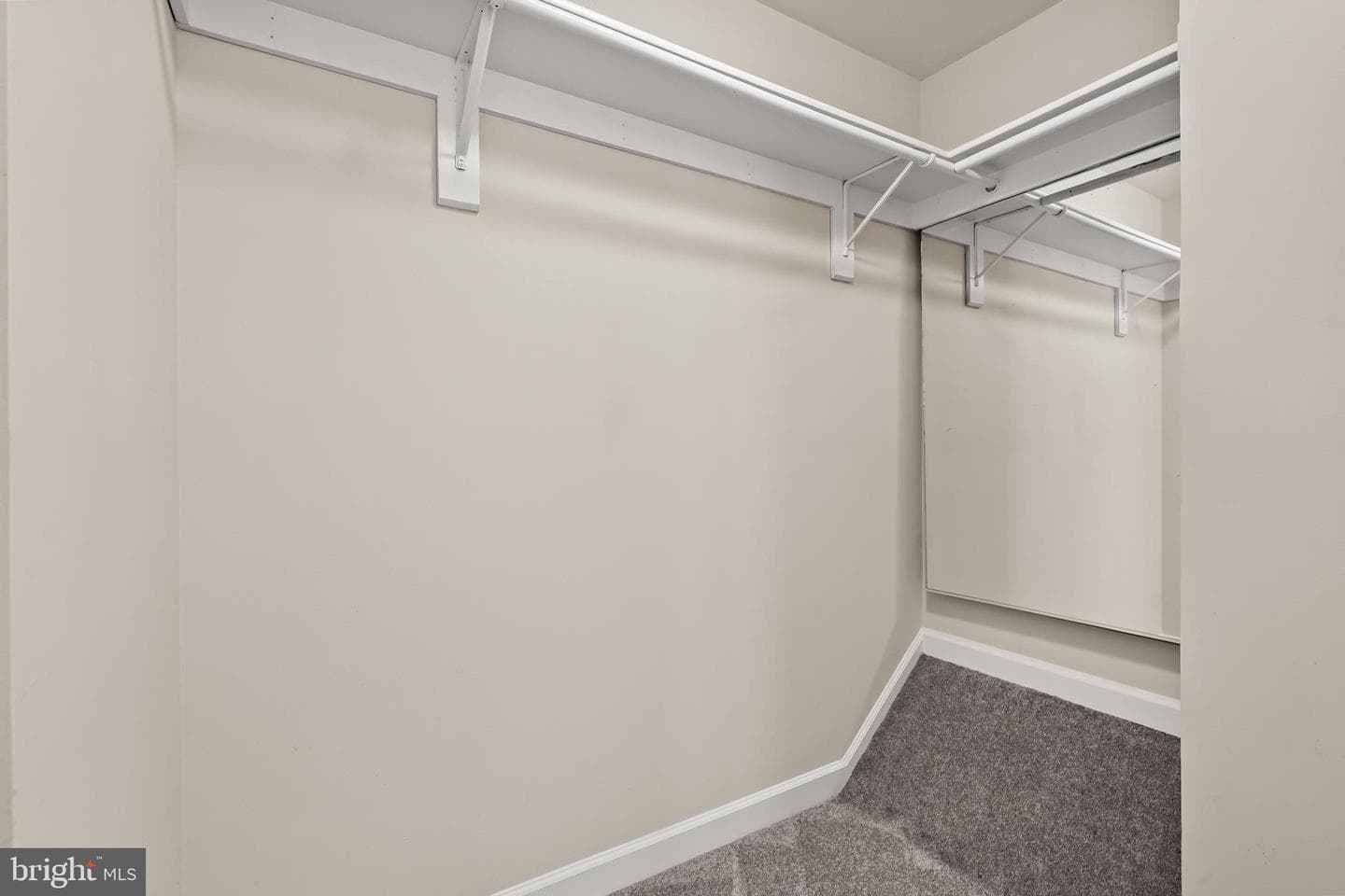 47690 Woolcott Square photo 20