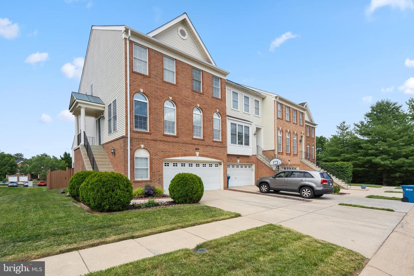 25838 Kirkwood Square photo 2