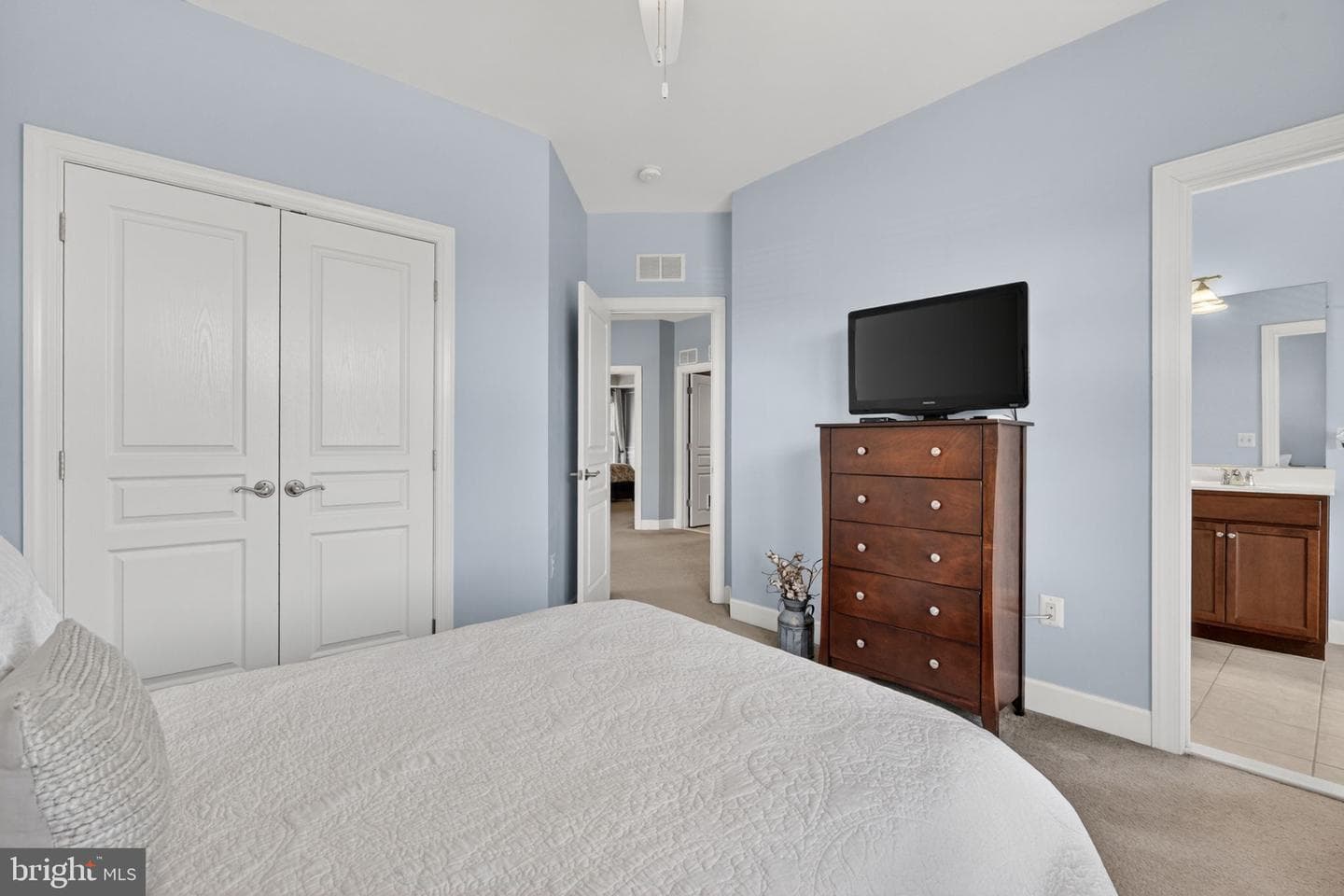 15631 Avebury Manor Place photo 35