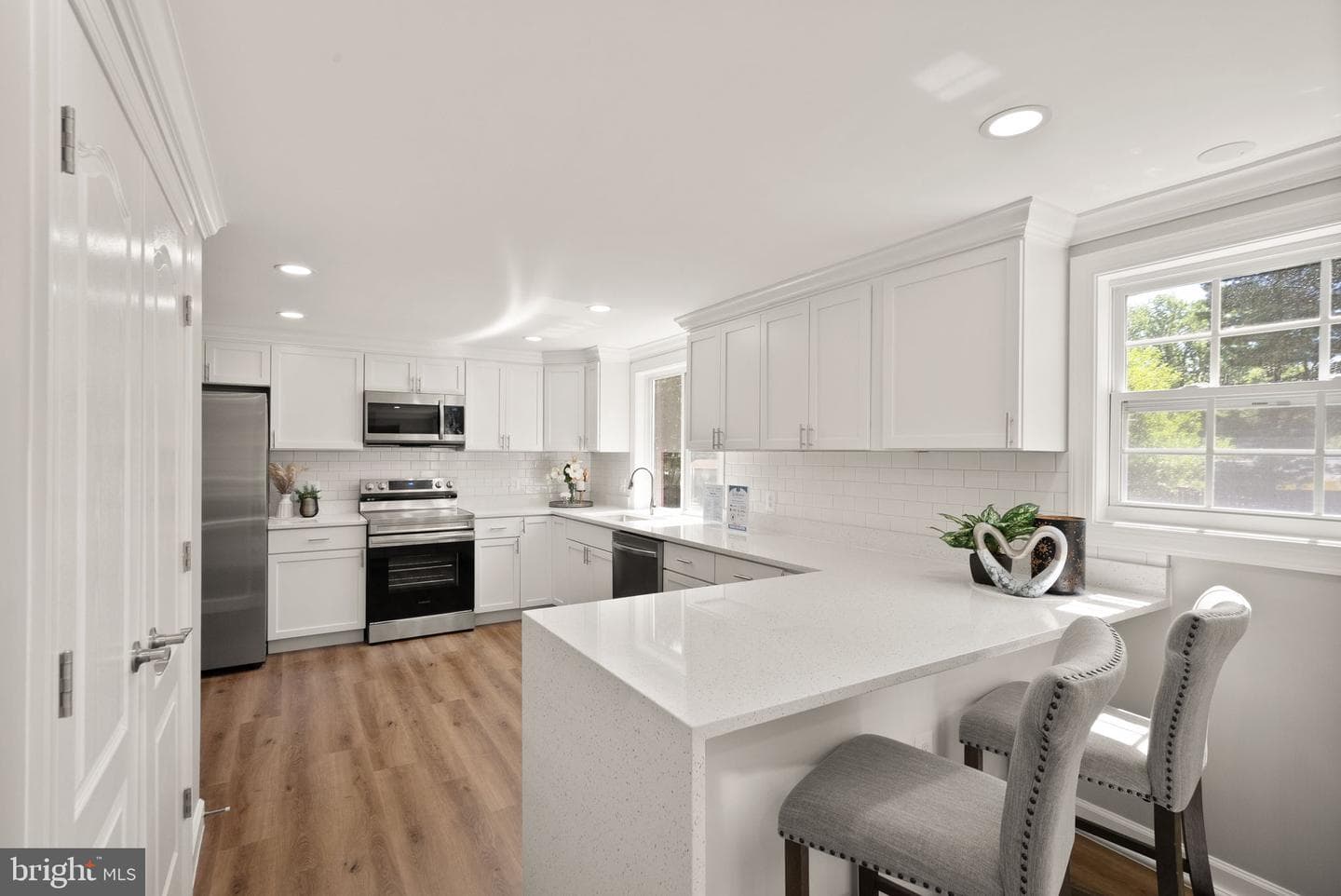 408 Cherry Lane NE photo 8