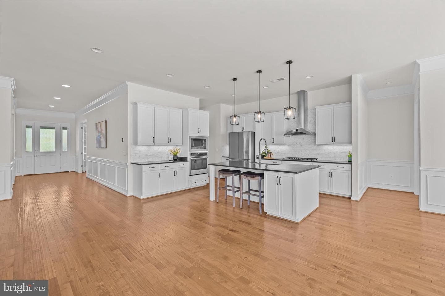 1122 Laconian Street SE photo 11