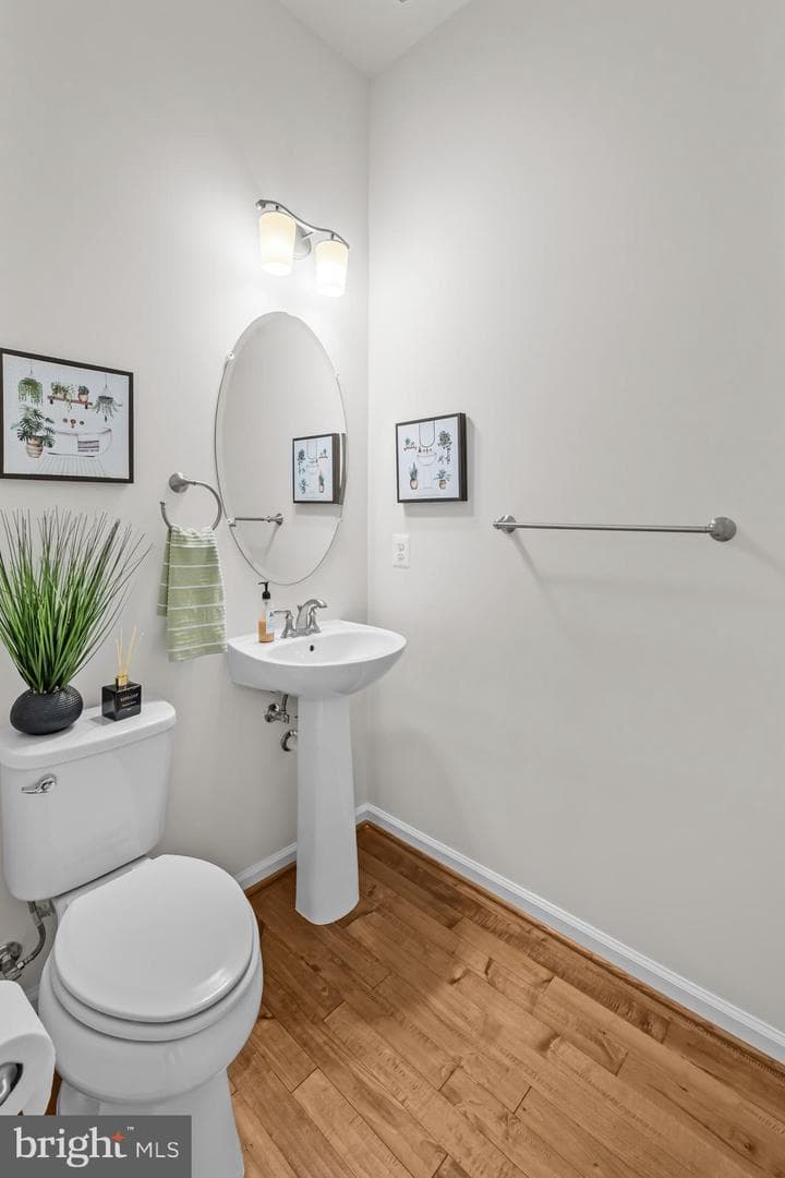 1122 Laconian Street SE photo 8