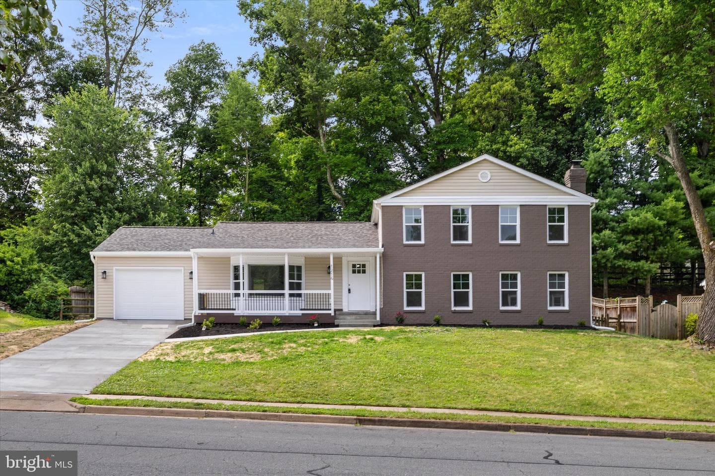 1216 Bradfield Dr SW, Leesburg