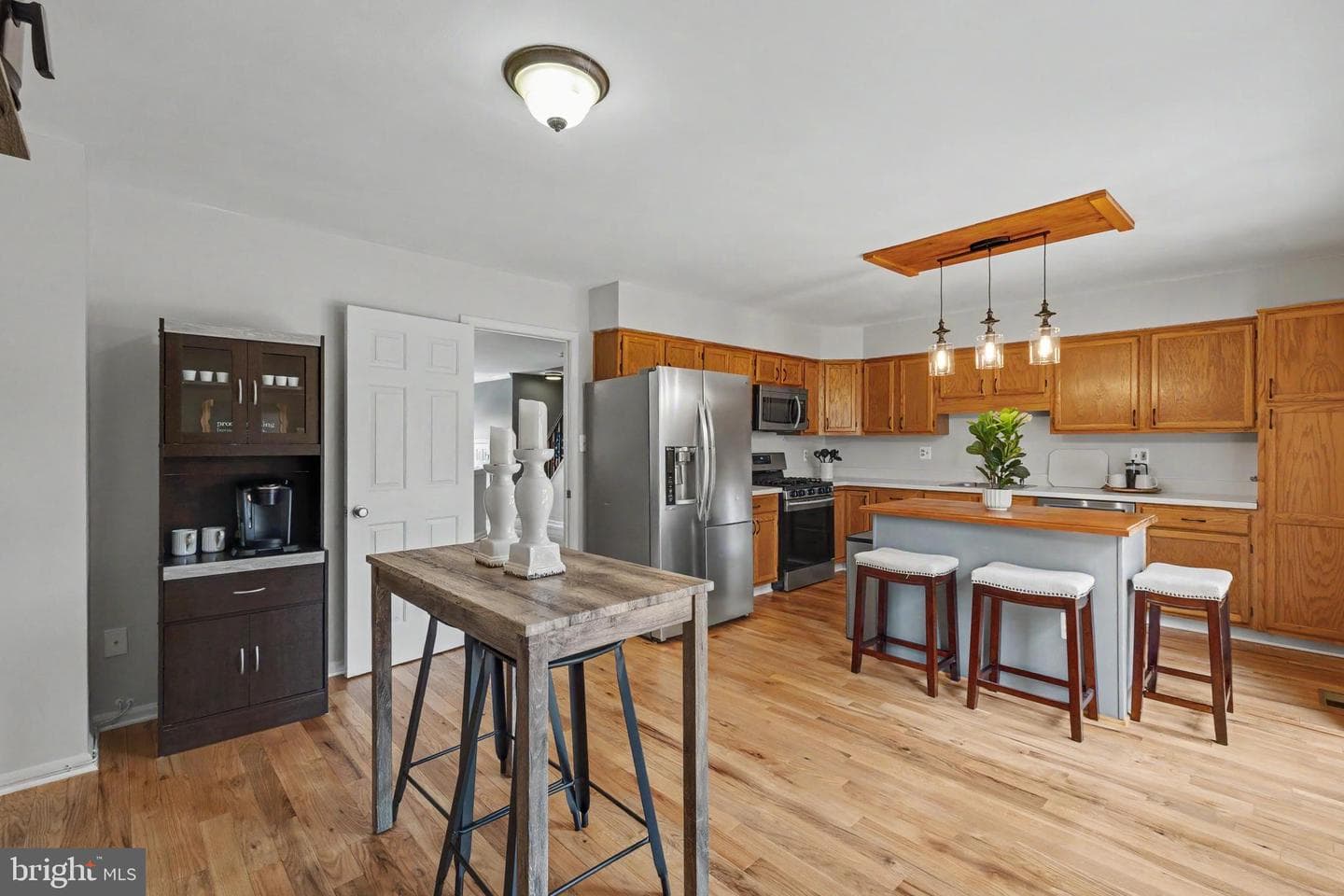 21060 Gladstone Drive photo 10